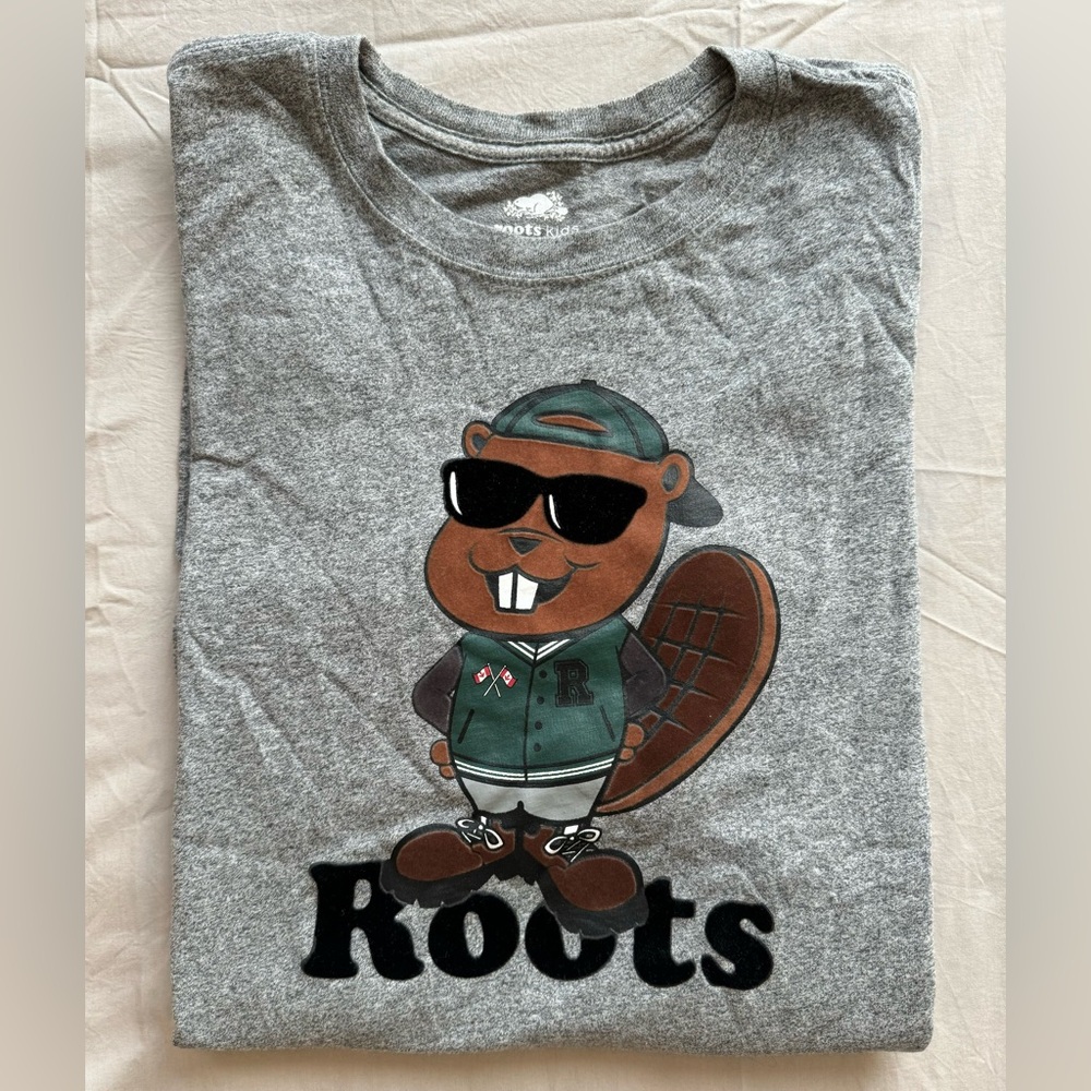 Roots Gray T-Shirt with Beaver Graphic